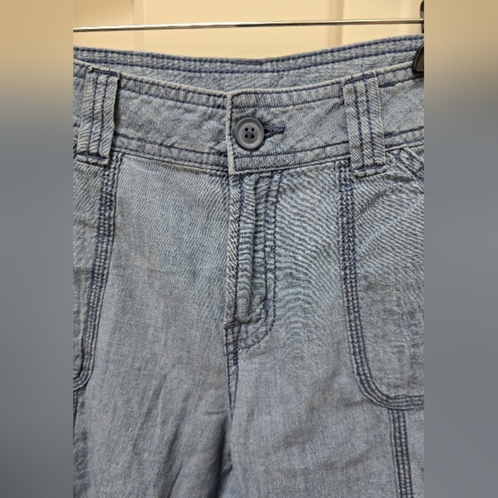 St. John's Bay Women Blue Light Bermuda Denim Shorts Size 4-NWOT - Picture 7 of 12
